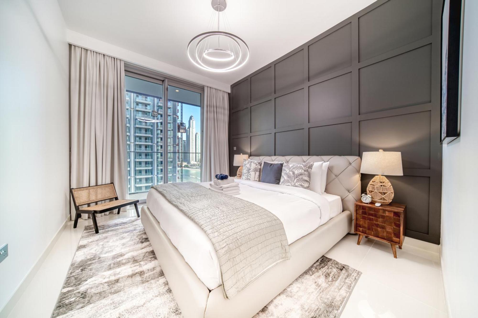 Chic 2br With Iconic Eye And Palm Views Apartamento Dubai