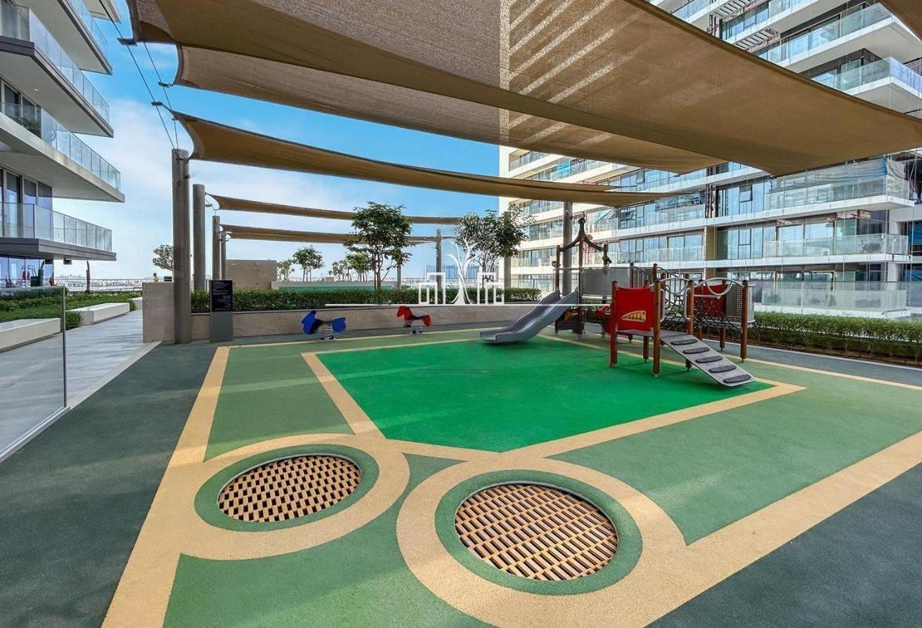 Chic 2br With Iconic Eye And Palm Views Apartamento Dubai