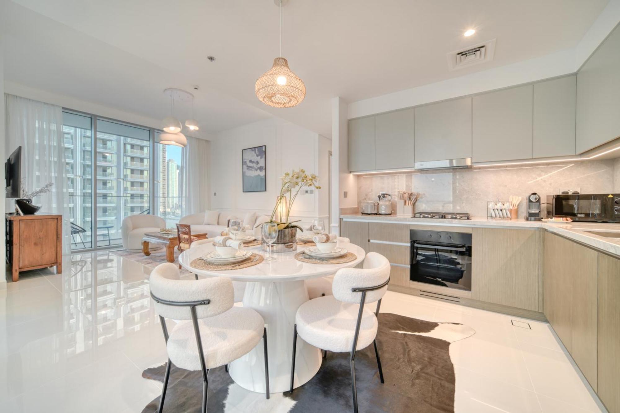 Apartamento Chic 2br With Iconic Eye And Palm Views Dubái
