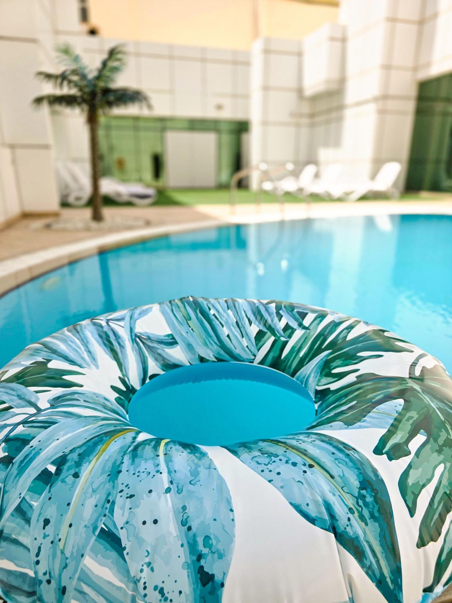Stylish 1br Apartment! Near Metro & Stroll To Marina * Dubai