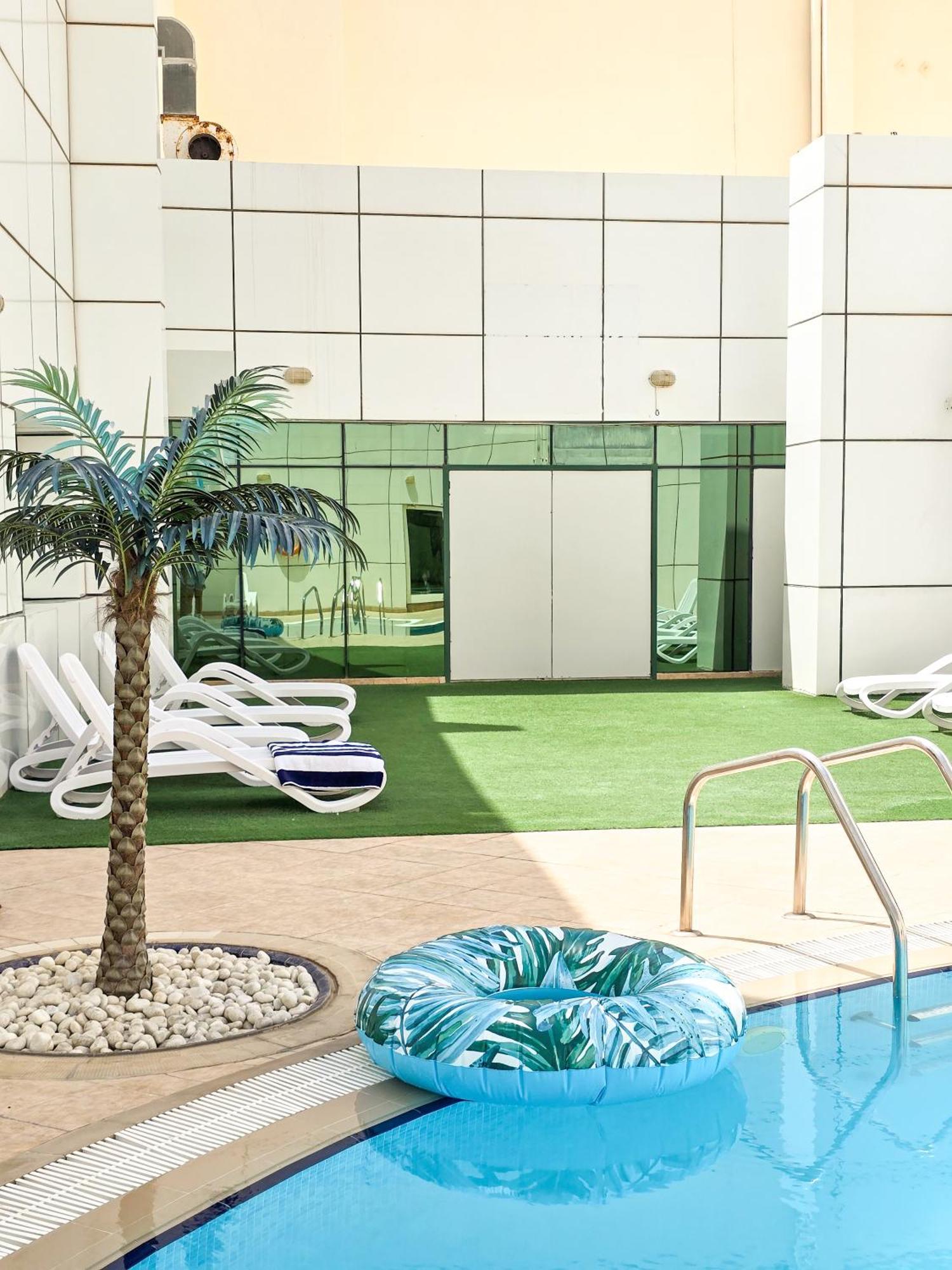 Stylish 1br Apartment! Near Metro & Stroll To Marina