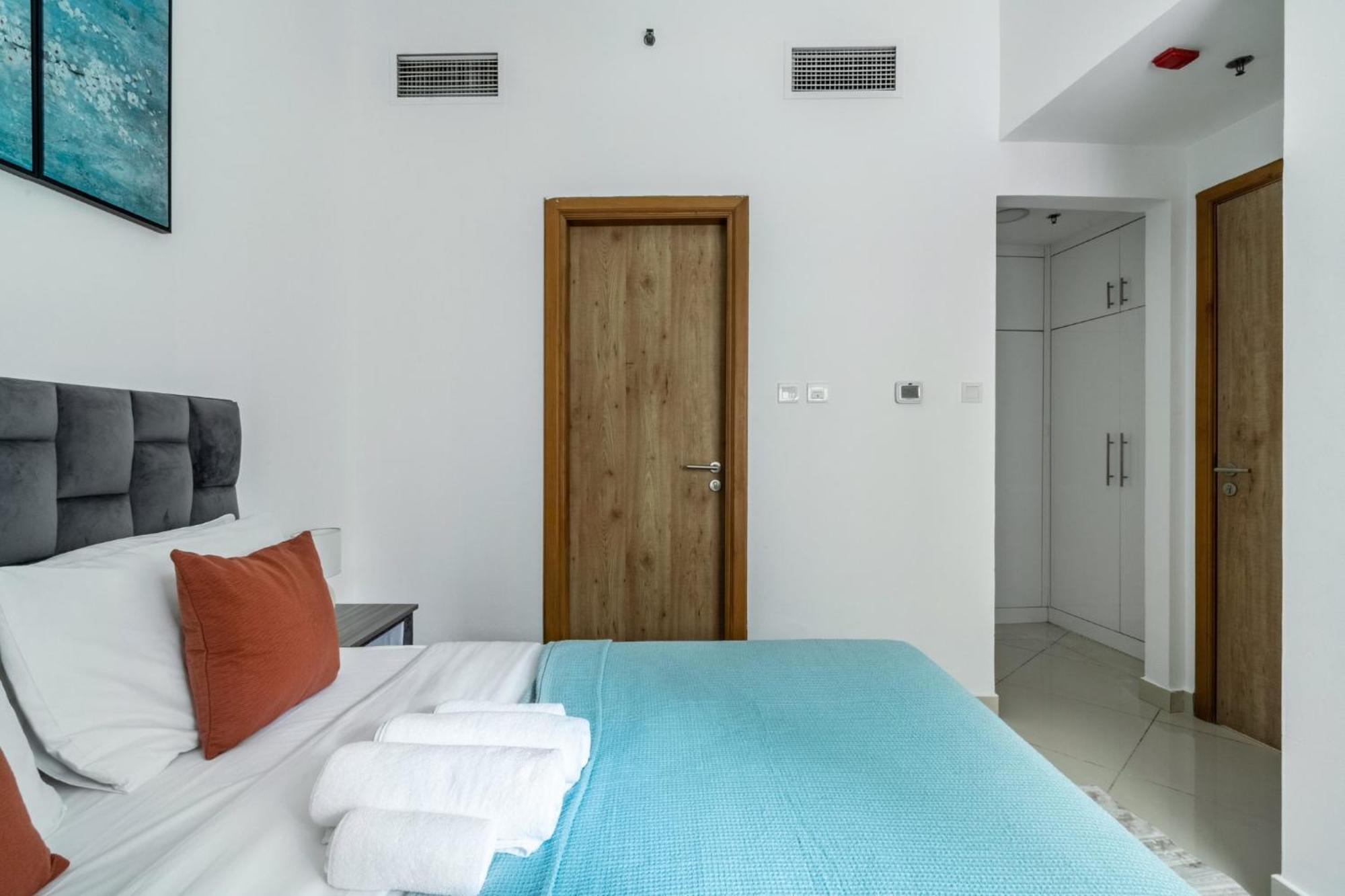 Shoresinn - Mesmerizing Waterfront In Marina Appartement