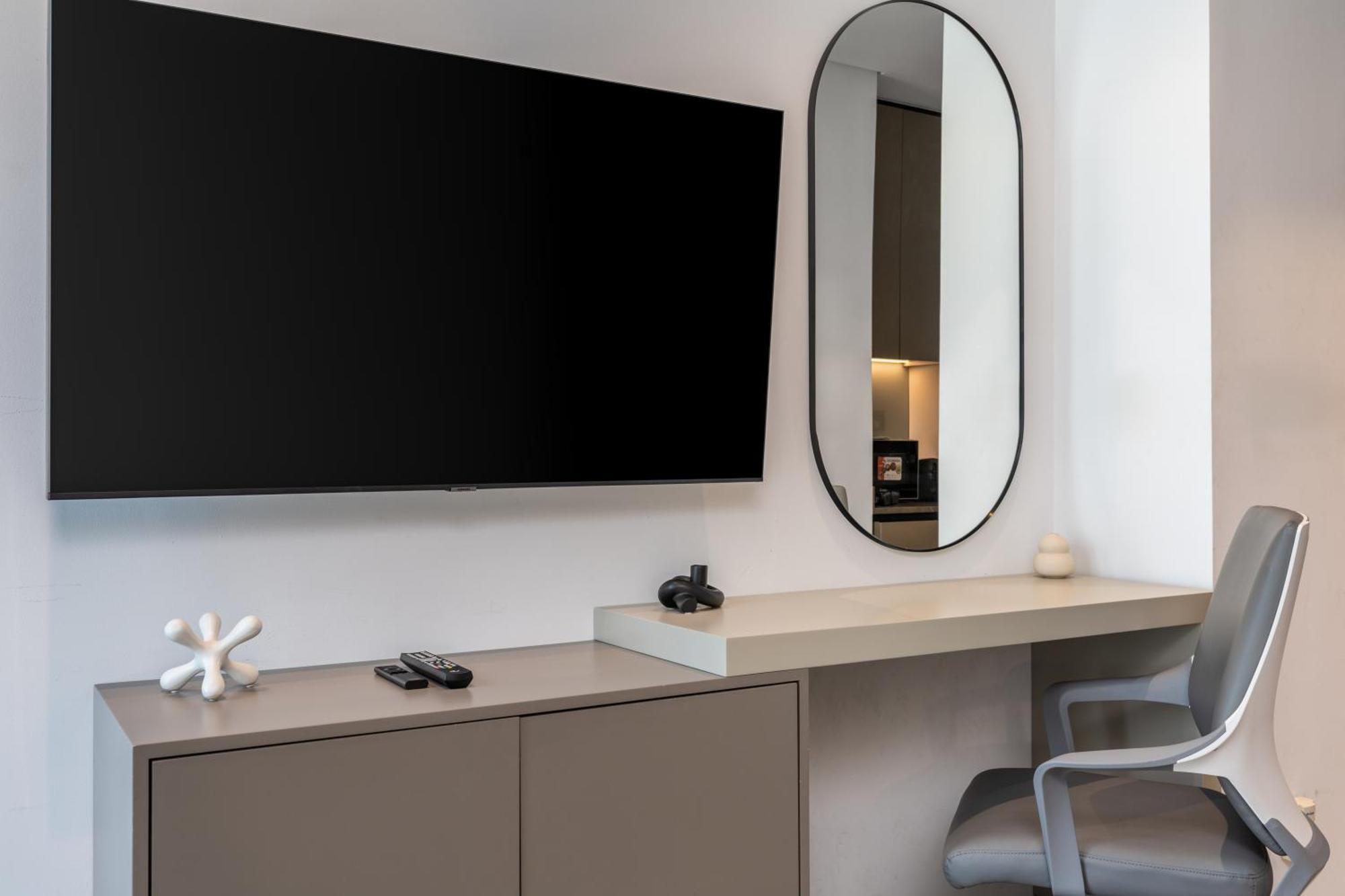Waves - Elegant Retreat In Business Bay