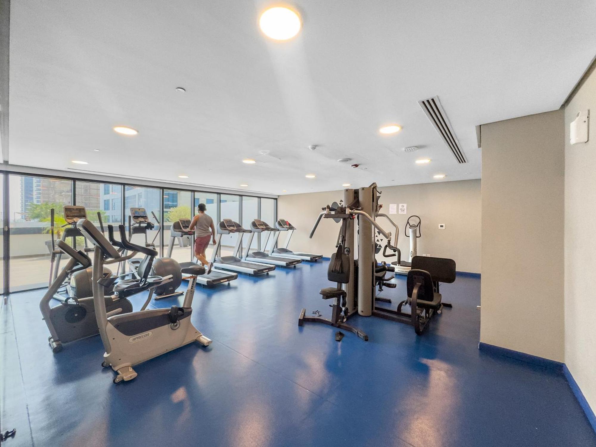 Canal View 1br W Spa, Sauna, Pool & Gym Appartement