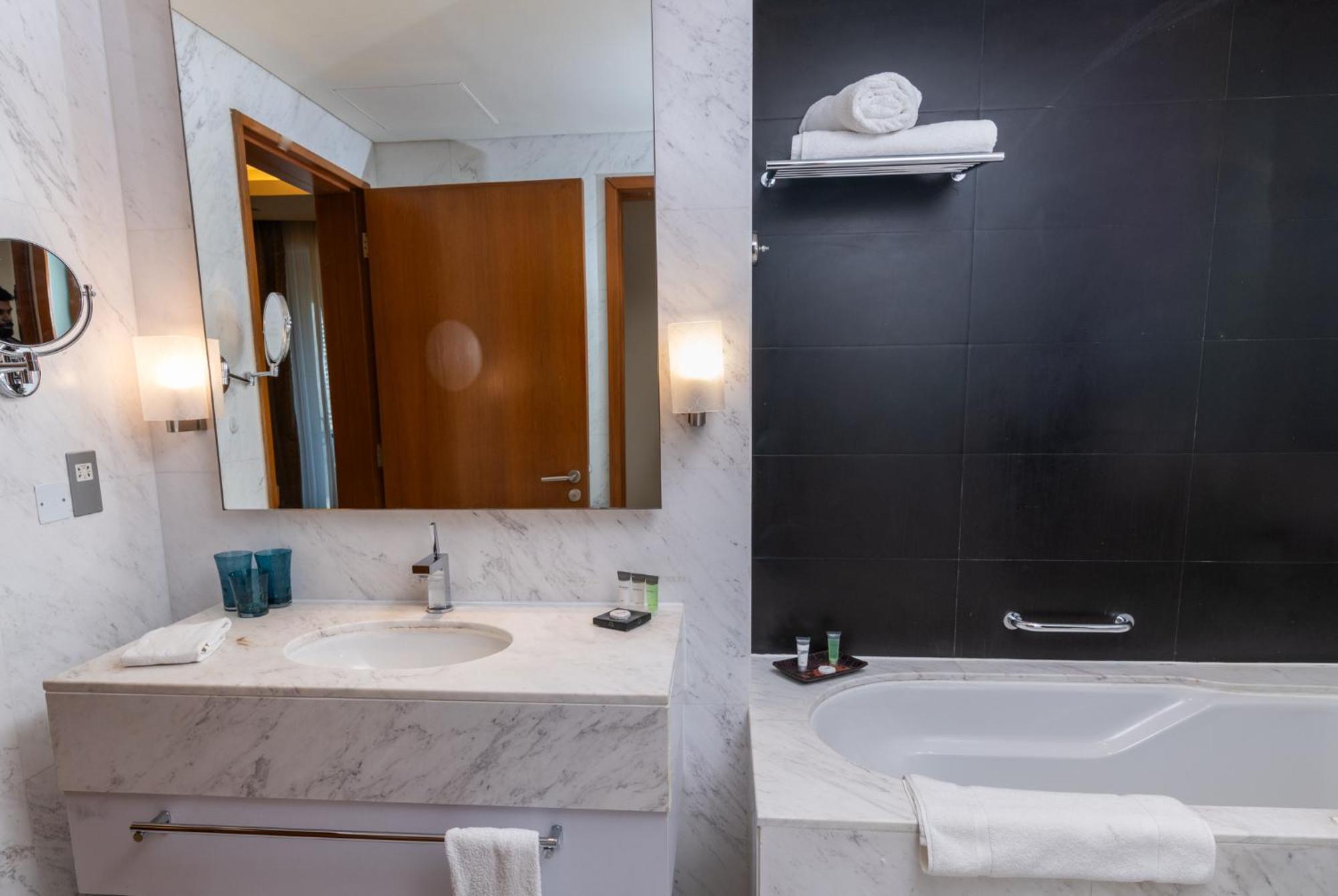 Exceptional 1br At Kempinski Central Avenue