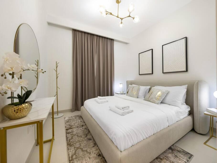 Luxury Two Bedroom With & Pool View By Delujo * Dubái