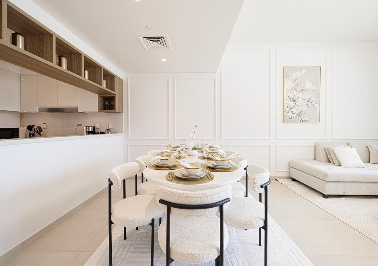 Luxurious Burj Khalifa View 5 Star 4bd In Downtown With Mall Access - Brand New Apartment *