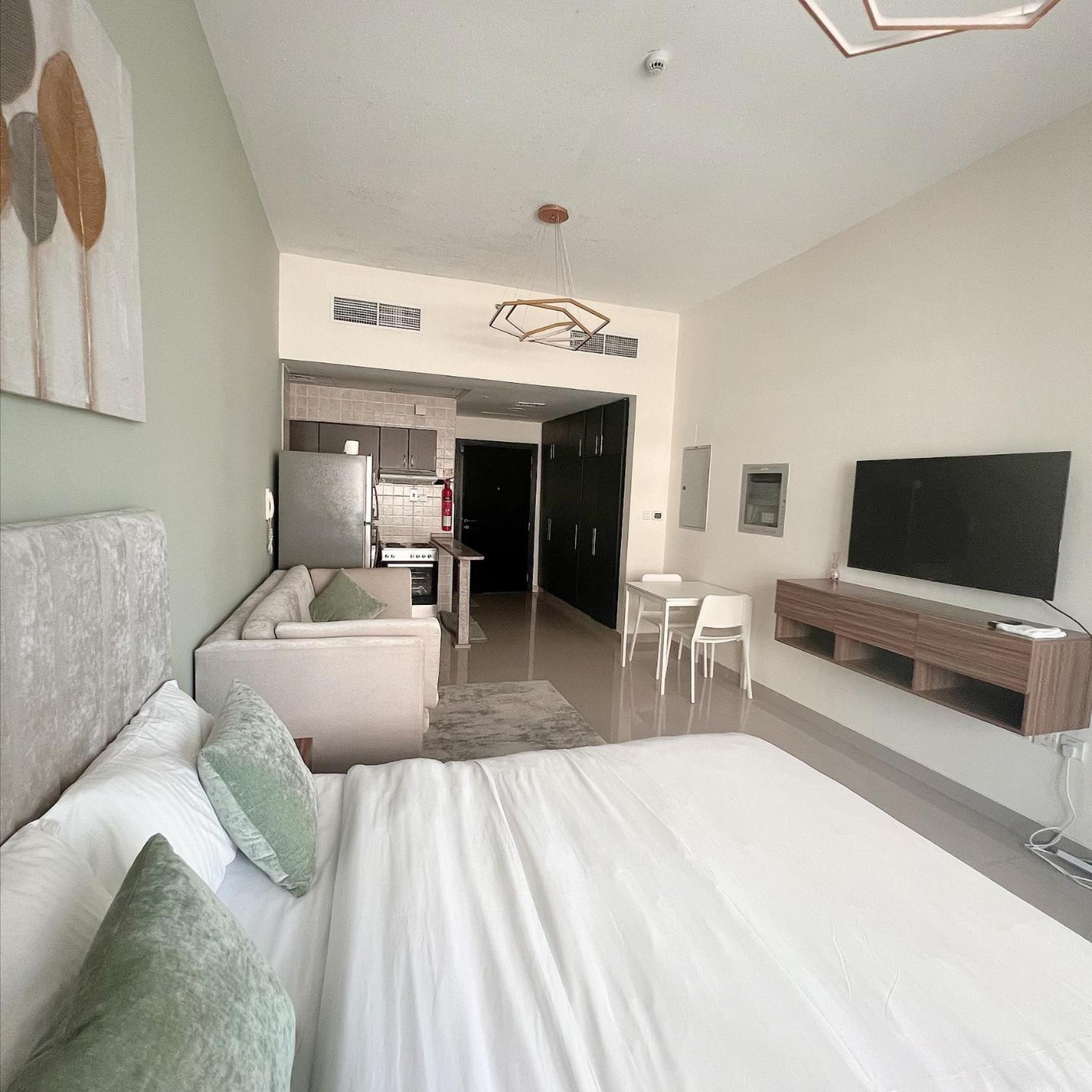 Apartamento Skyline With Balcony In Marina *