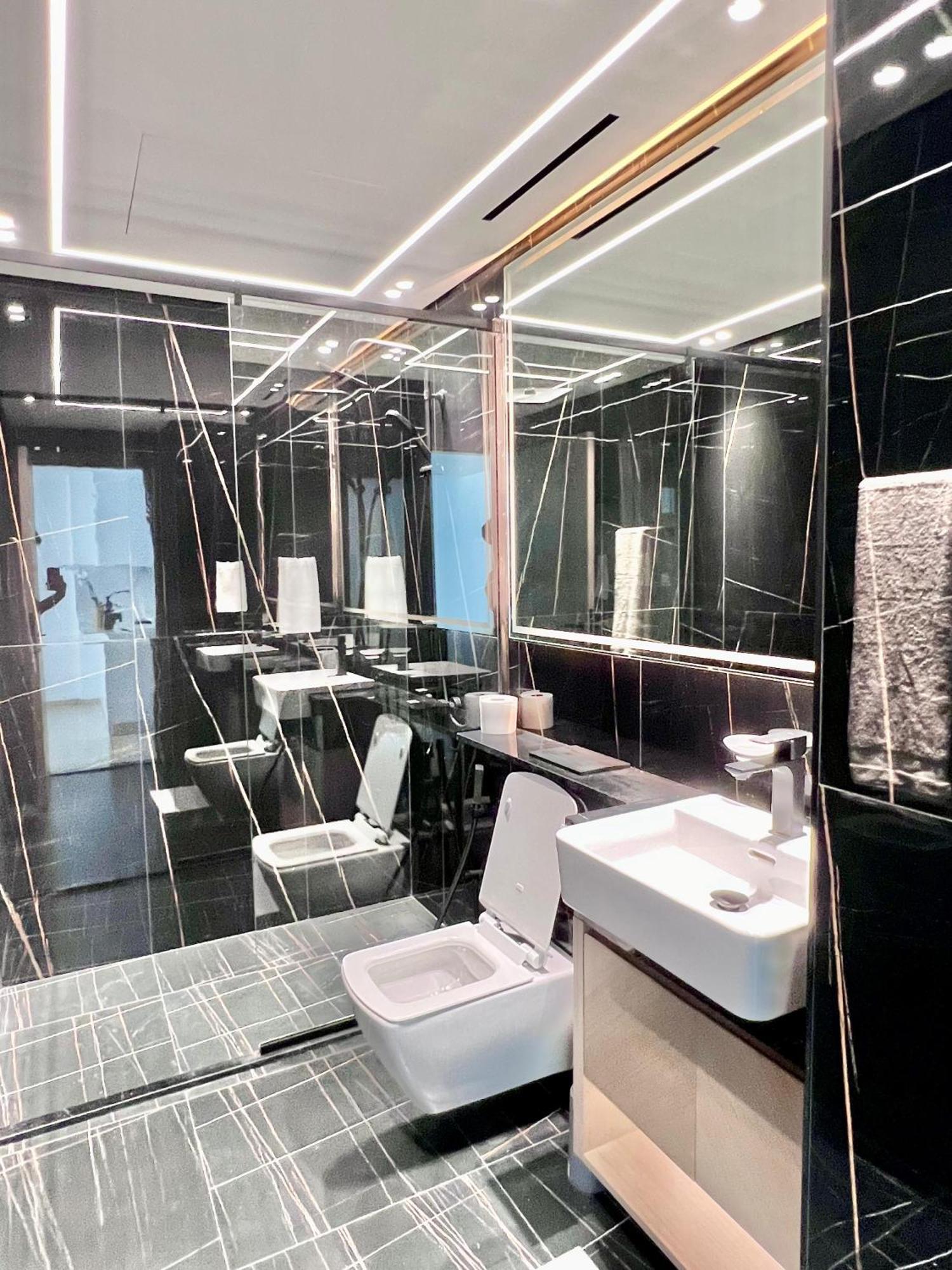1 Bedroom In Jvc Appartement *