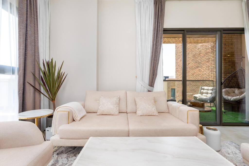 Eleganz By Danube - 2 Bedroom - Jvc Appartement *