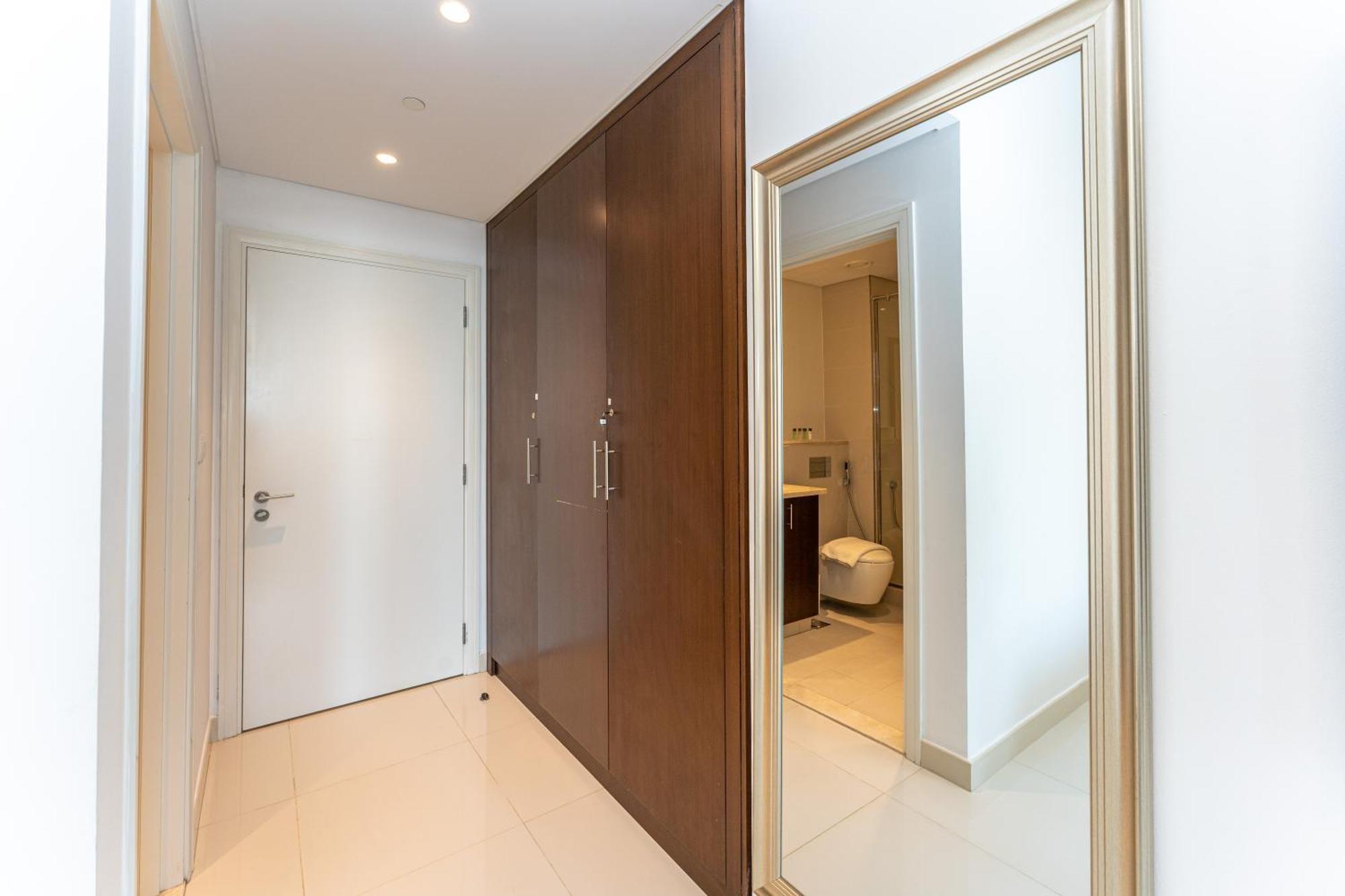 Modern Luxury 2br Burj Khalifa Partial & Blvd View Apartamento