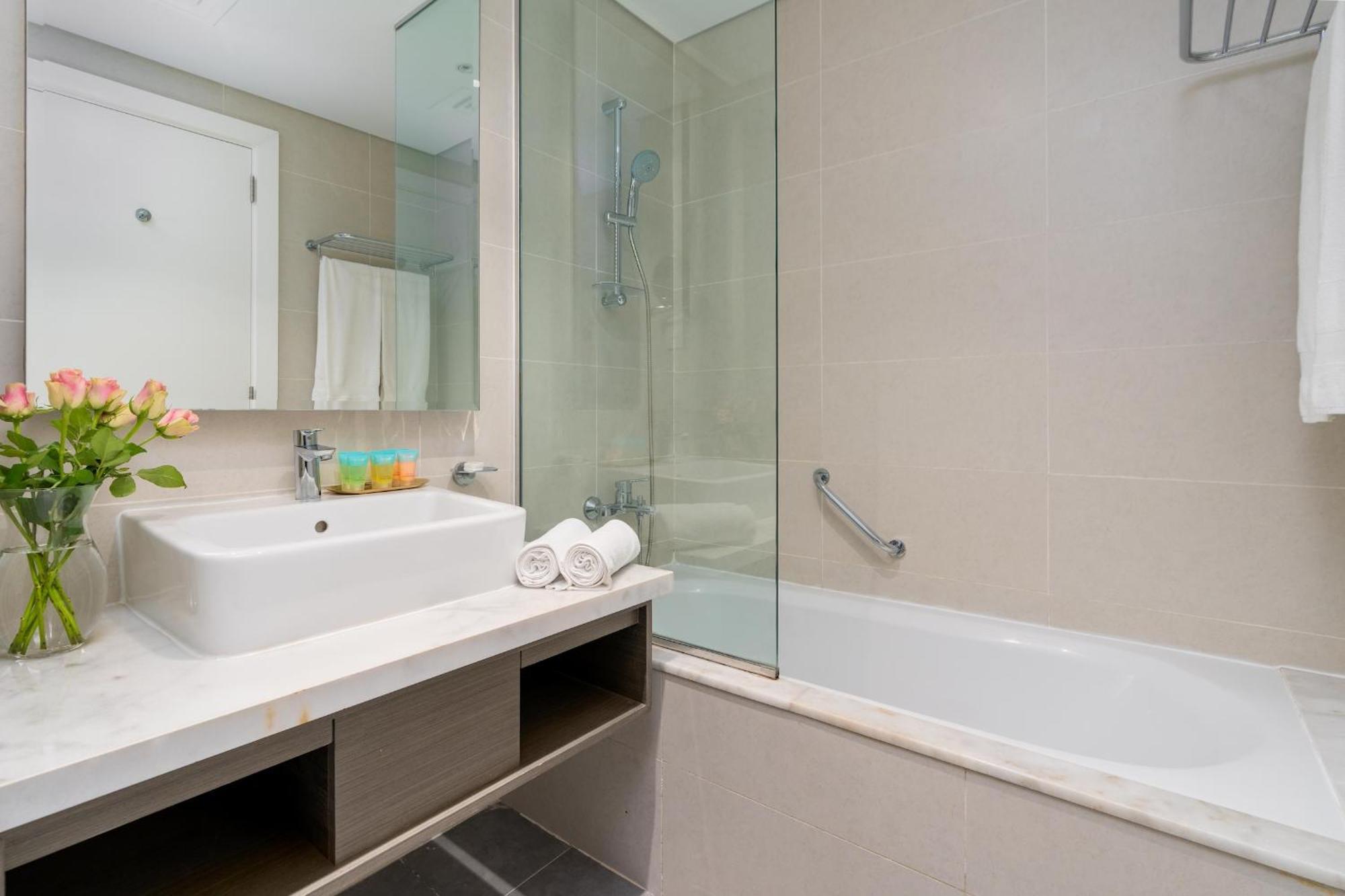 Business Bay With Canal View - Cityapartmentstay Apartamento Dubái