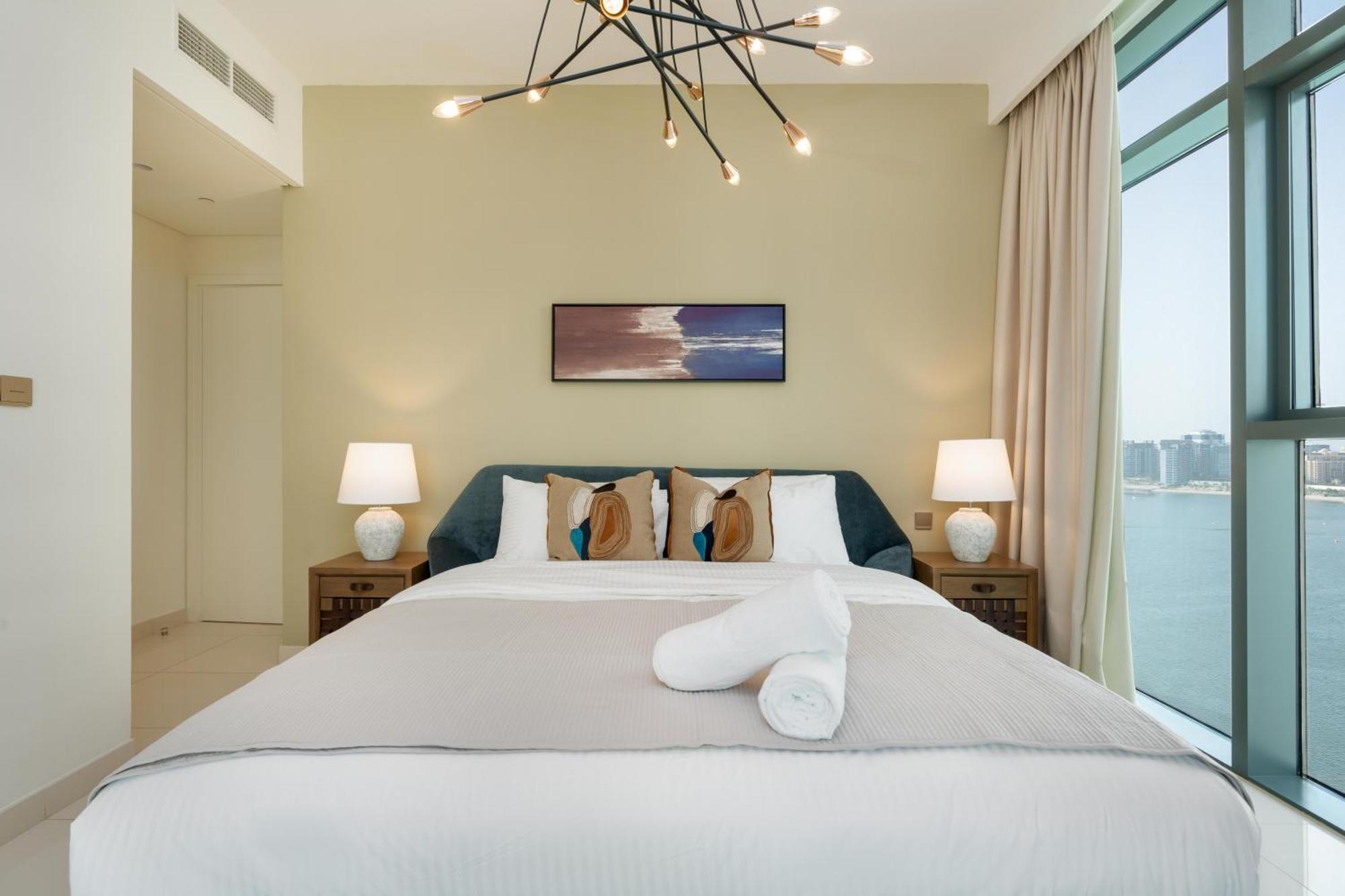 Vista 1 - Beachfront Stunning - Full Sea Views *