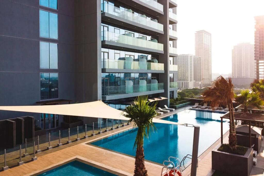Elegant 1br Retreat With Rooftop Pool In Jvc By Aya Boutique * Dubai