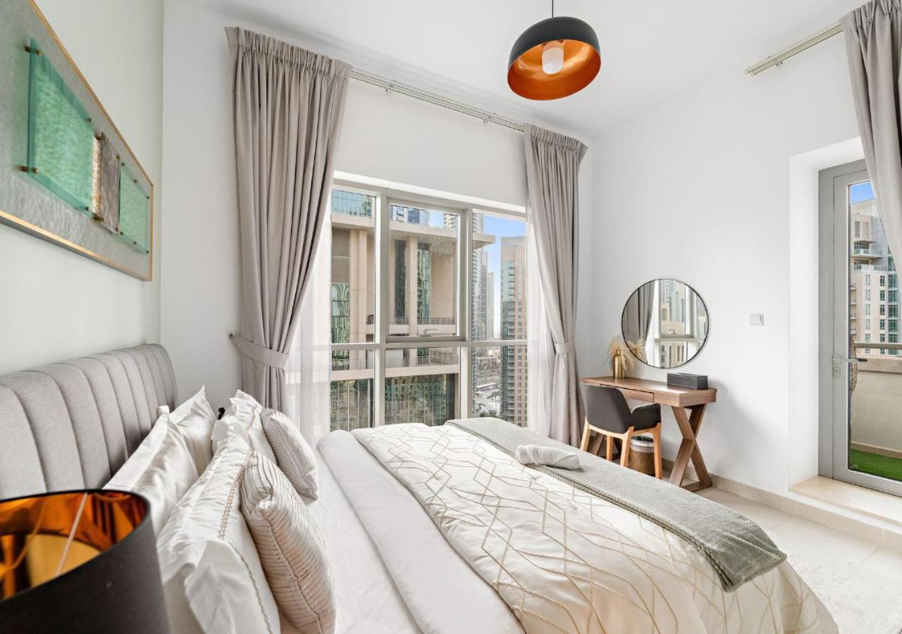 Apartemen Burj Khalifa View Downtown Gem, 8 Minutes Walk To Mall *