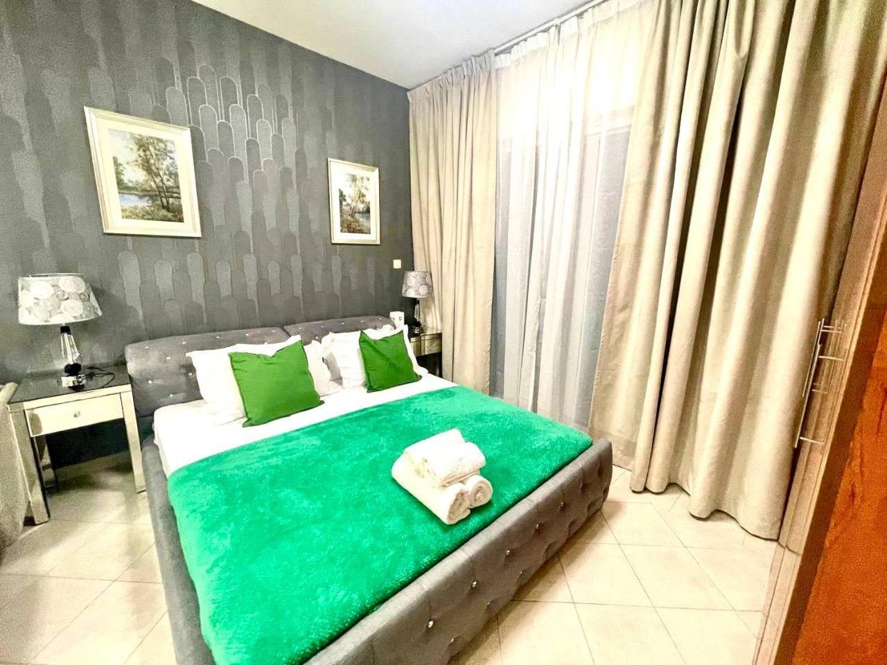 Amazing In The Crescent A Tower Impz Apartamento *