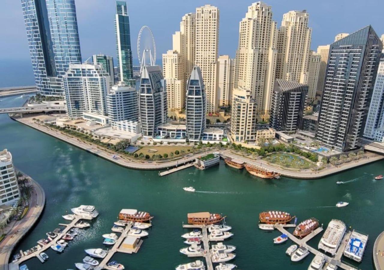 Marina Walk Gem Modern With Pool & Gym Access, Steps To & Metro Appartement Dubai