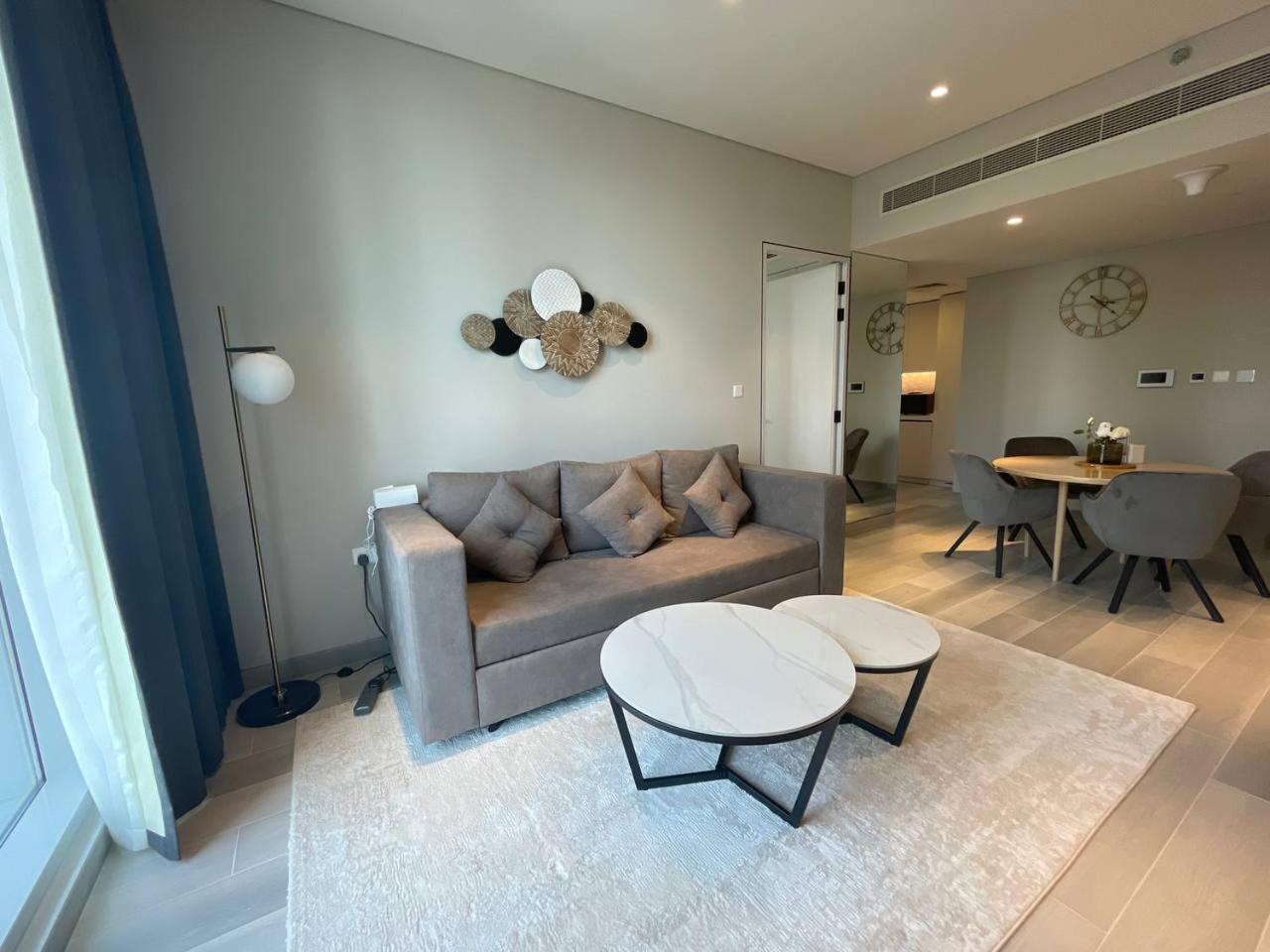 Appartement Marina Walk Gem Modern With Pool & Gym Access, Steps To & Metro Dubai