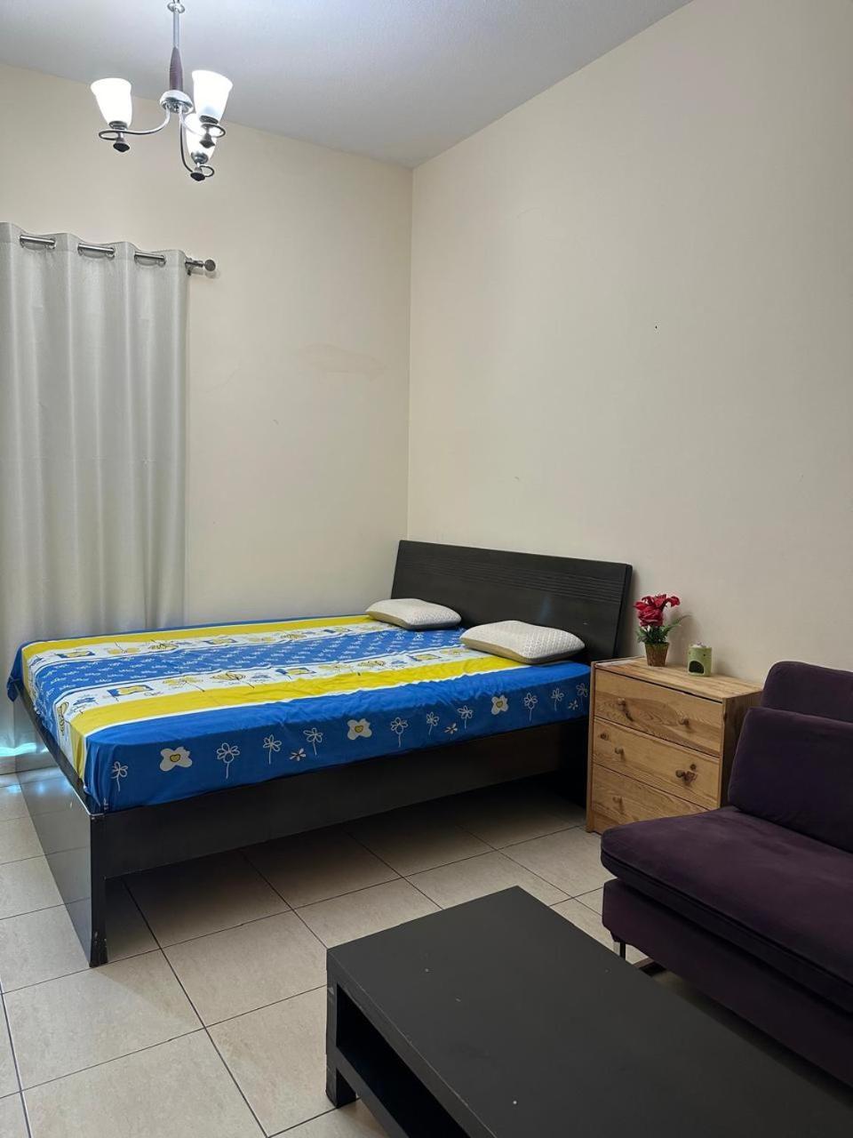 Private With Balcony Fully Furnished In Silicon Oasis Séjour chez l'habitant *