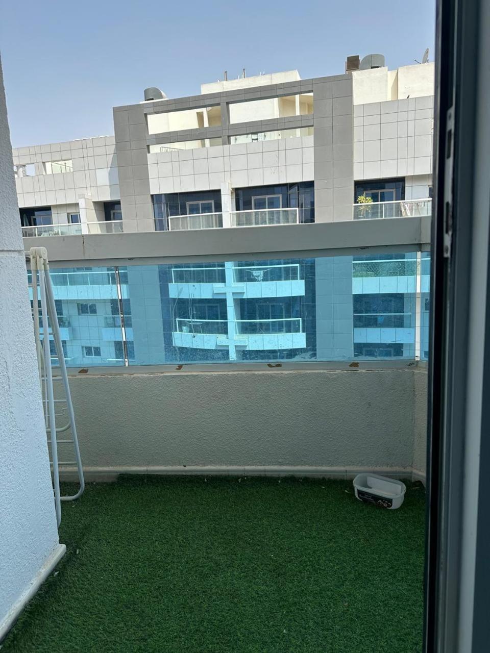 Séjour chez l'habitant Private With Balcony Fully Furnished In Silicon Oasis