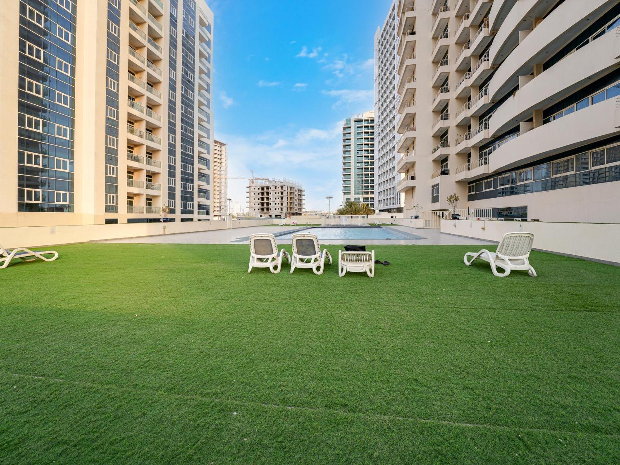 Appartement Stunning 1br With Golf View In Sports Dubaï