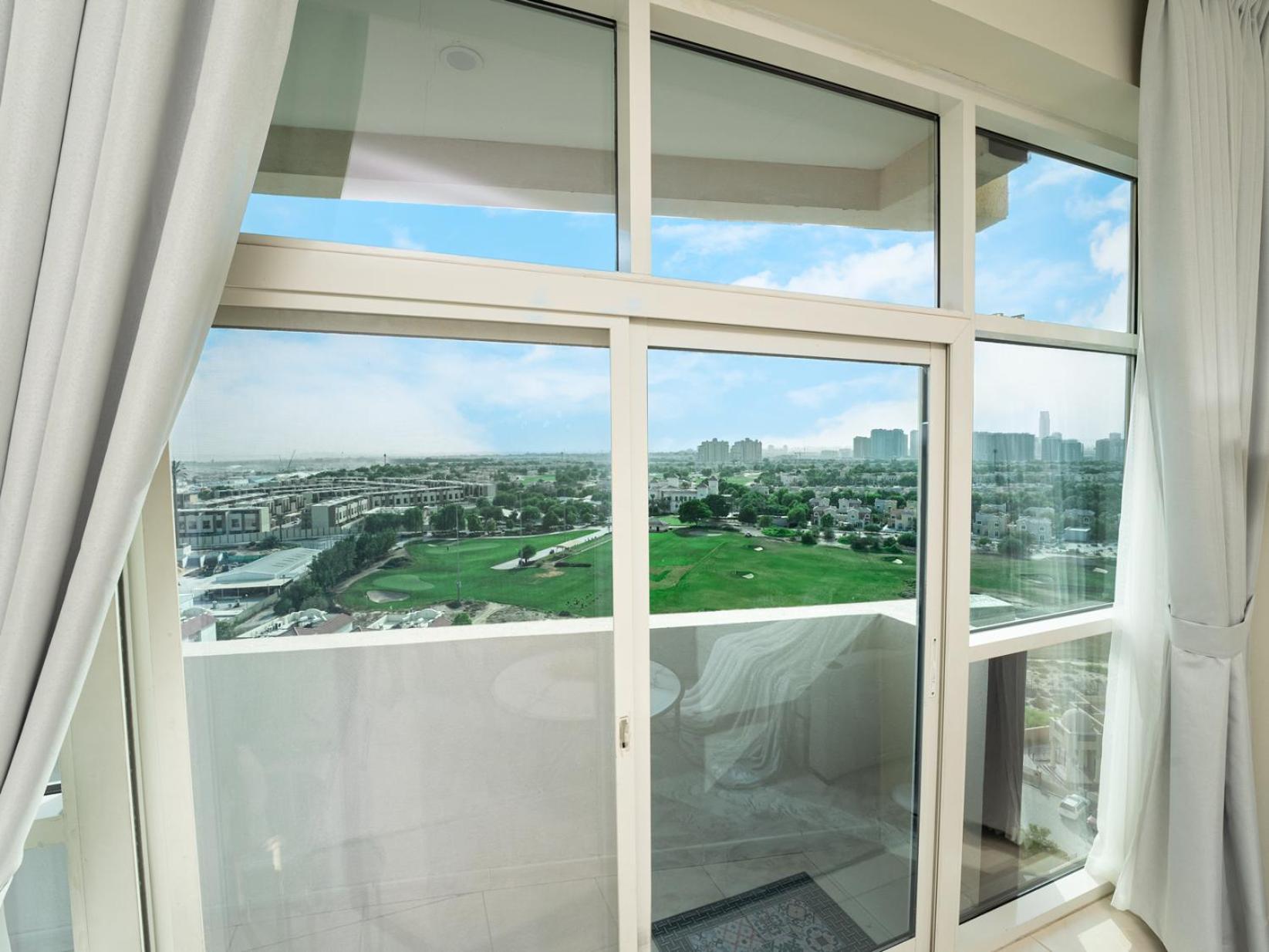 Stunning 1br With Golf View In Sports Appartement *