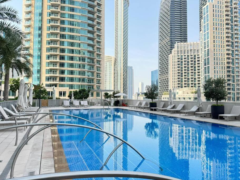 Apartamento Glorious Fountain,opera &burj Sky View 4br Dubái