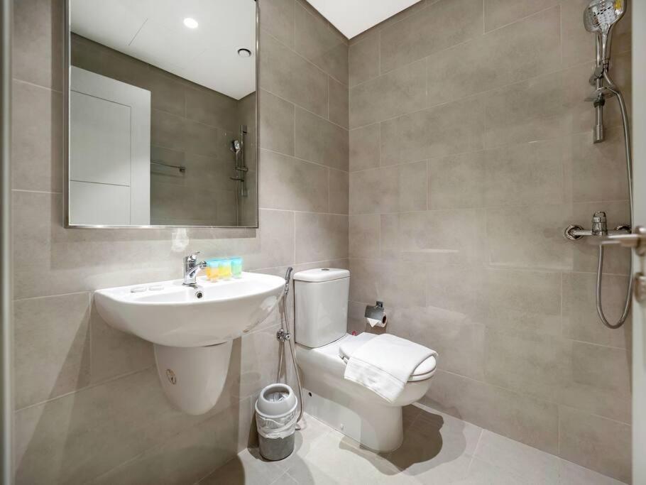 Glorious Fountain,opera &burj Sky View 4br Apartment Dubai