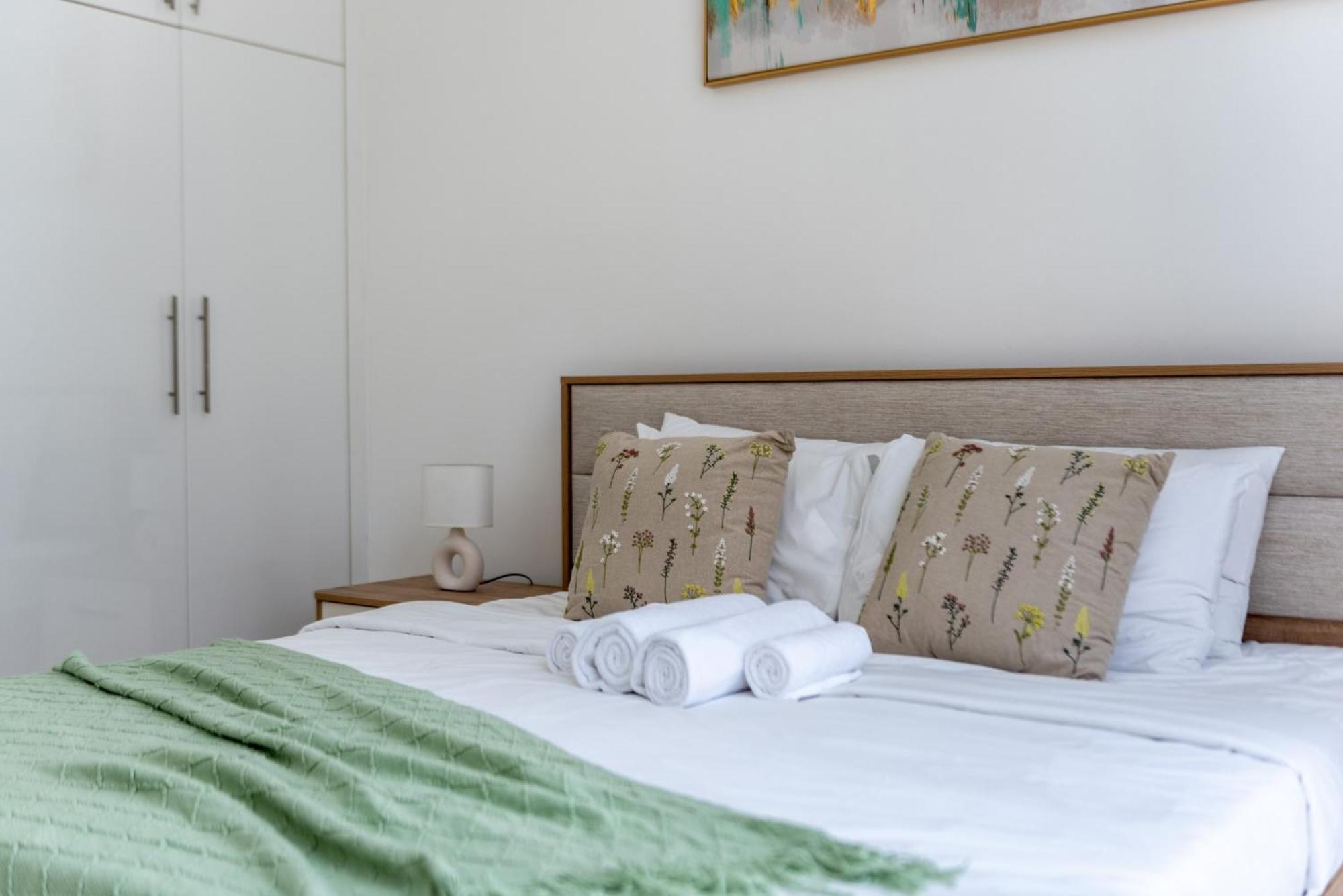 Appartement Aesthetic 2br With Marina Waterfront View