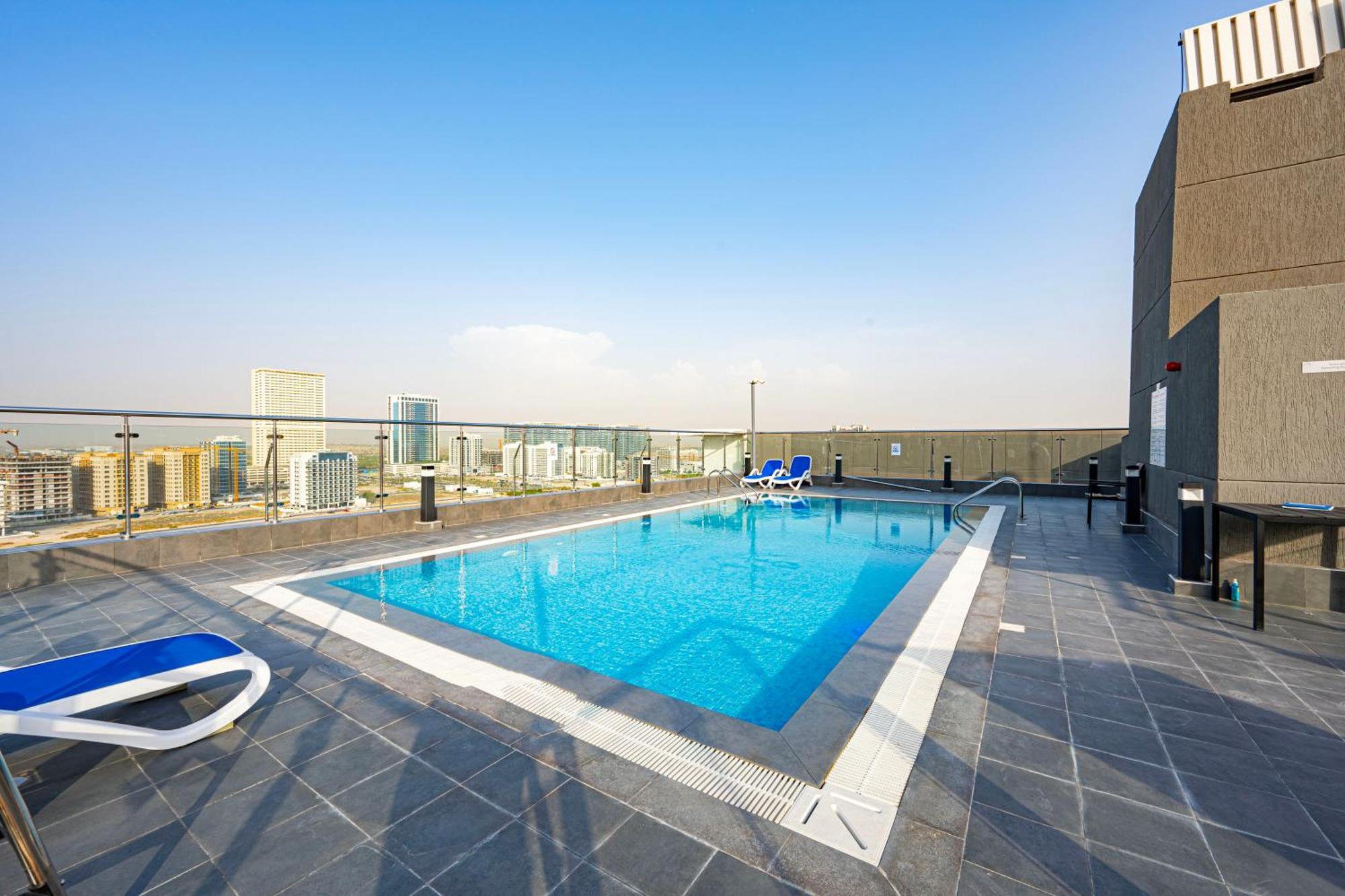 Chic Urban Retreat Immerse Yourself In Comfort Appartement