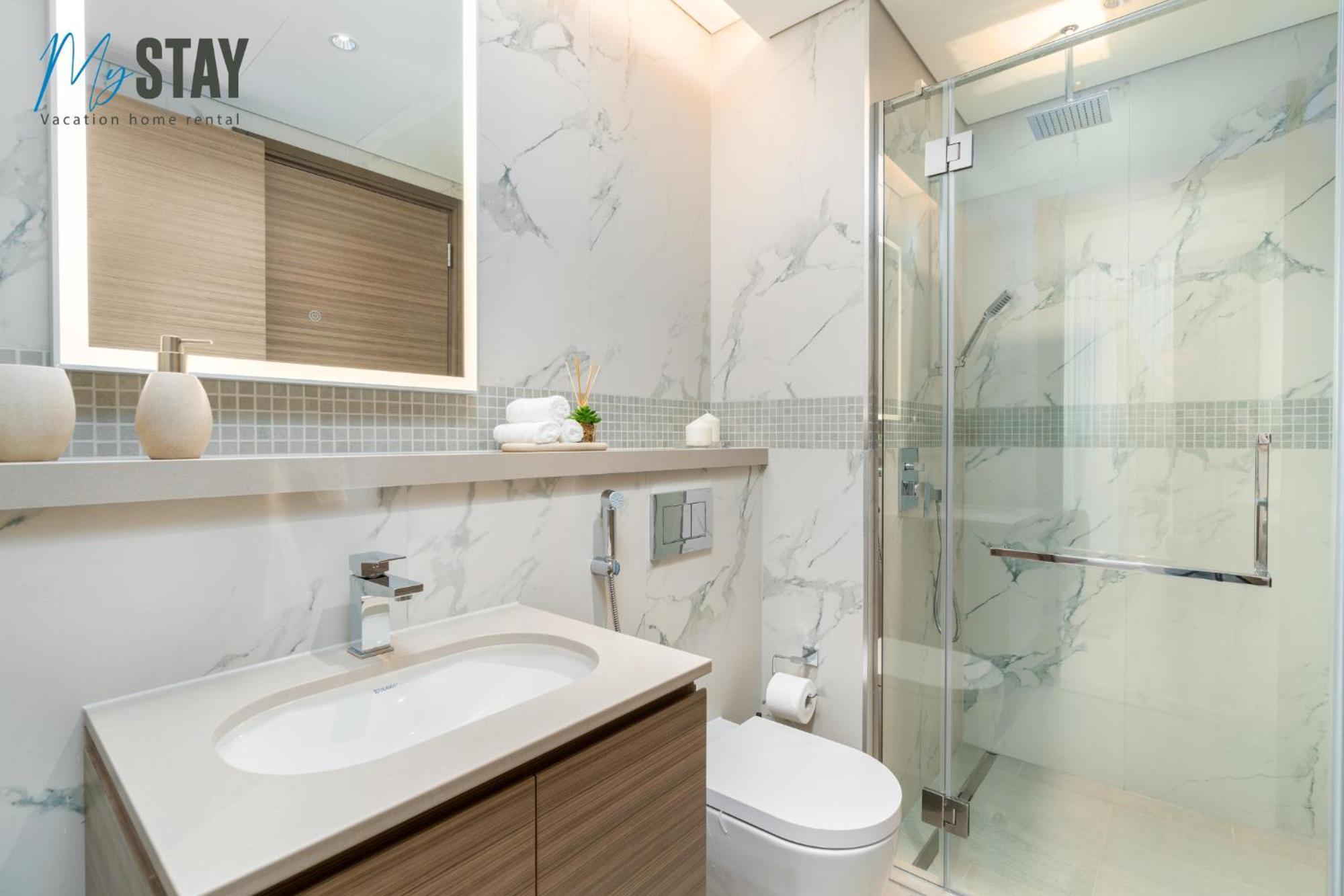 Stylish 2br With Assistant *
