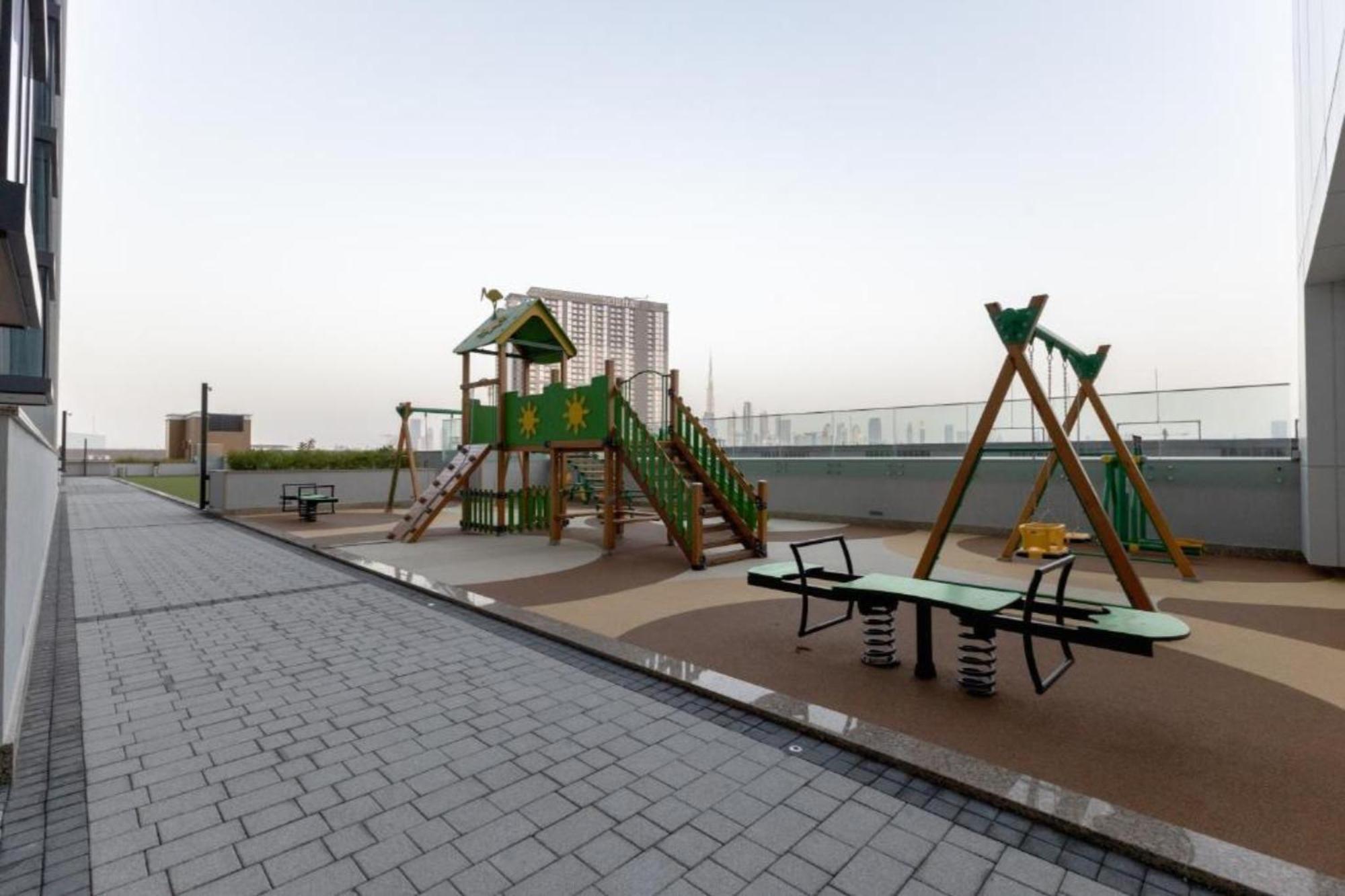 Stylish 2br With Assistant Dubaï