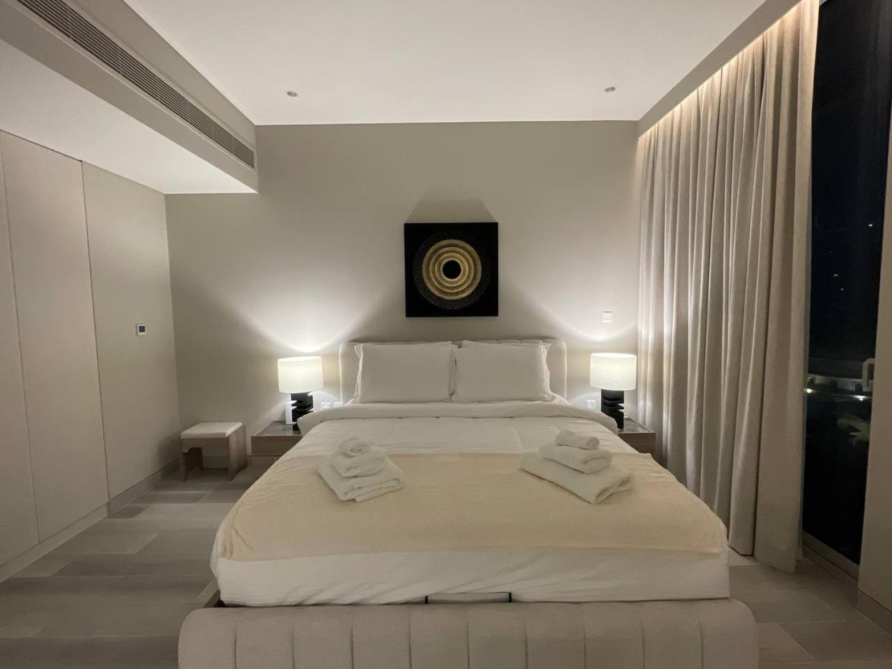 Appartement Marina Walk Gem Modern With Pool & Gym Access, Steps To & Metro Dubai