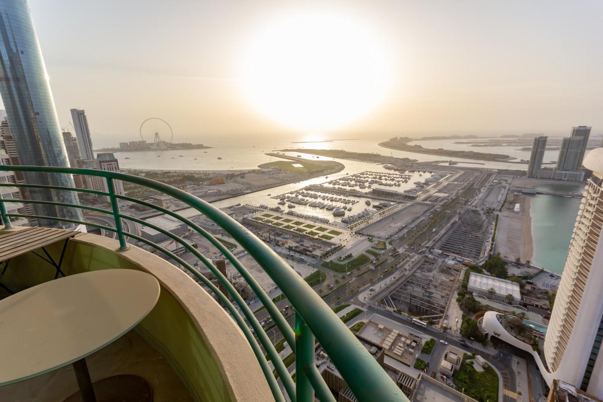 Spacious For Girls In Marina فتيات فقط Dubái