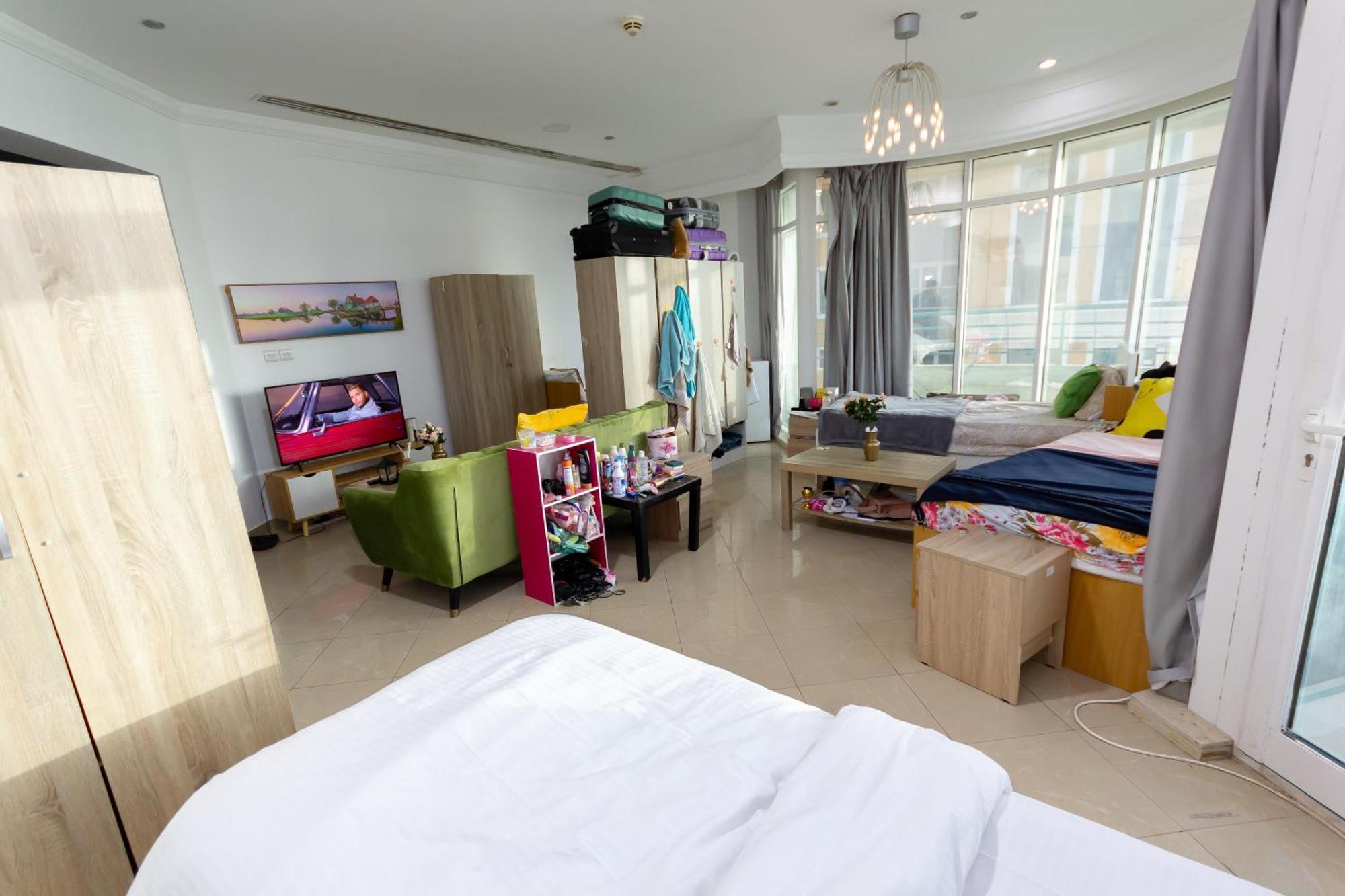 Lägenhet Spacious For Girls In Marina فتيات فقط *