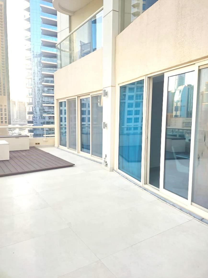 Upgraded 2 Bedroom At Marina Appartement *