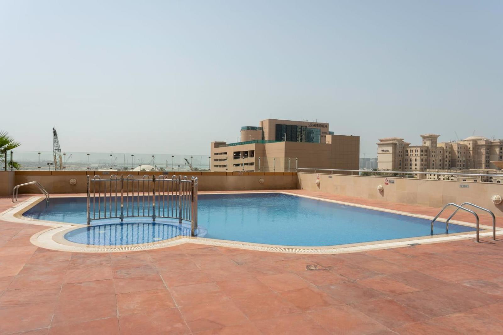 Stunning View 1 Bedroom Pool & Gym