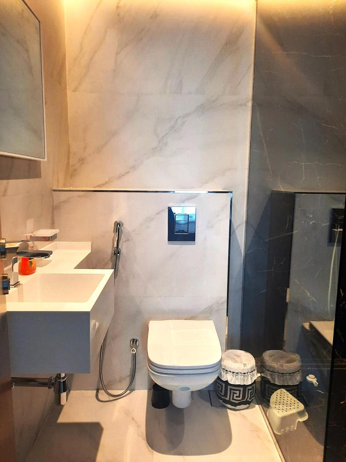 Upgraded 2 Bedroom At Marina Appartement