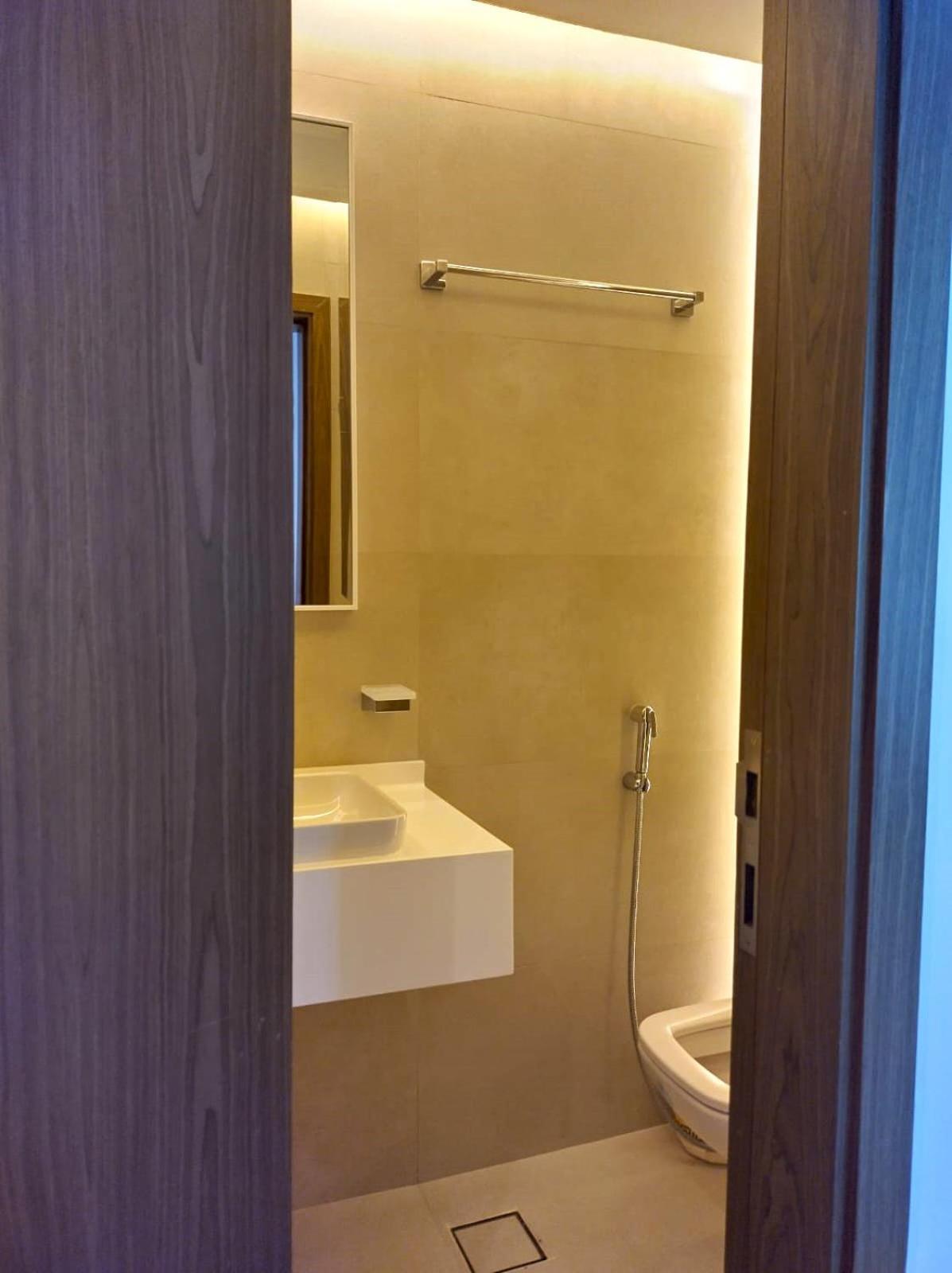 Upgraded 2 Bedroom At Marina Appartement