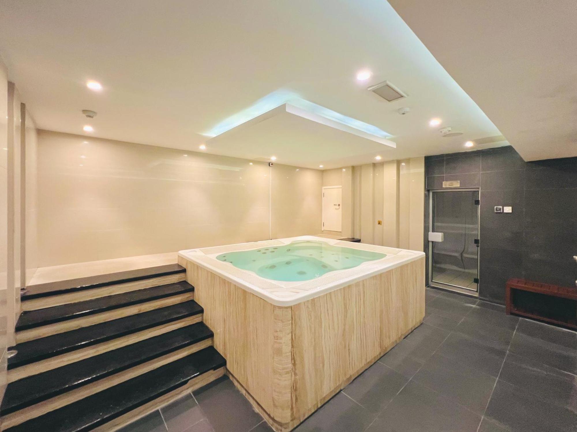 Waves - Executive Bay Studio, Canal View And Modern Amenities Dubaï