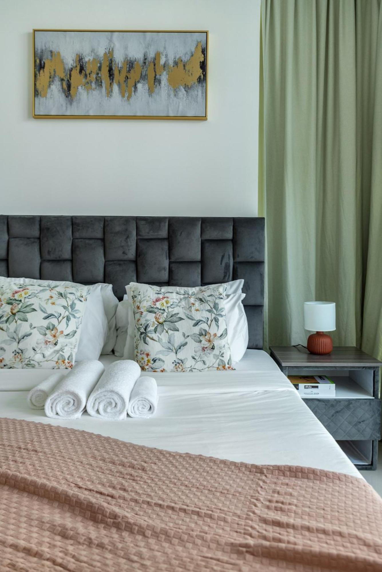 Shoresinn - Chic Waterfront Living In Marina Appartement