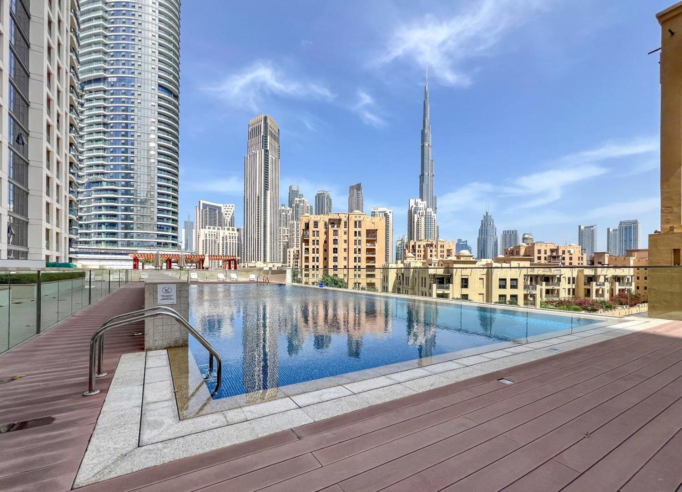 Apartamento Trophy - Downtown Skyline Sanctuary *