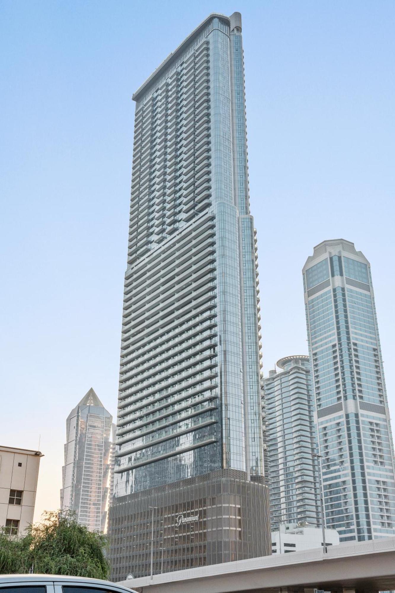 Burj Khalifa View Balcony With 64th Floor Infinity Pool In Paramount Midtown Apartamento *
