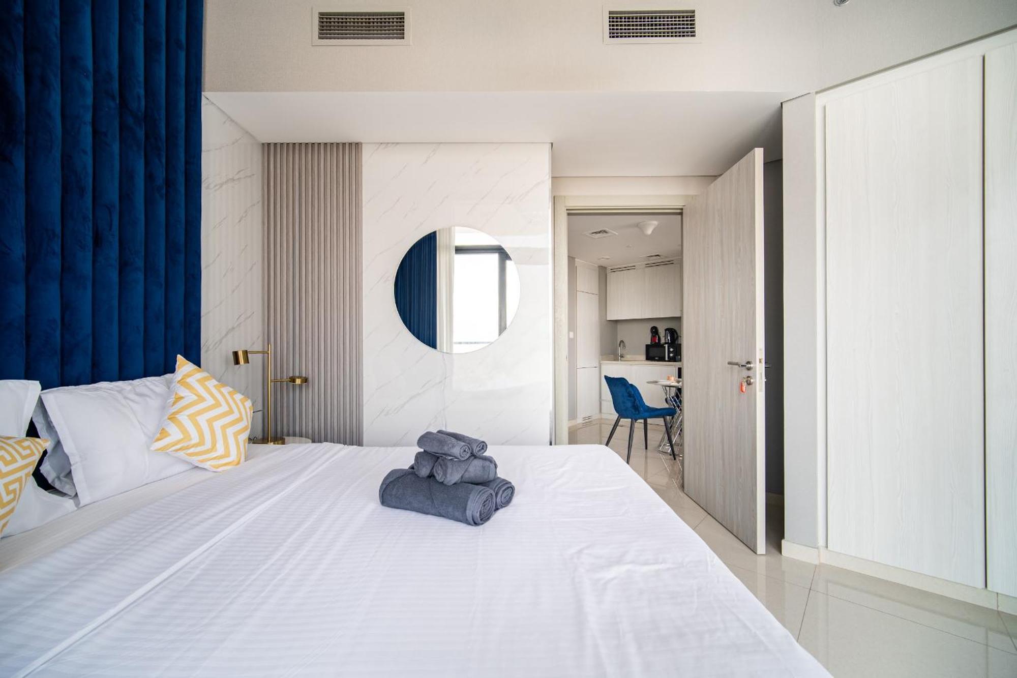 Elegant Escapes - Lavish 1b,dubai Water Canal View * Dubai