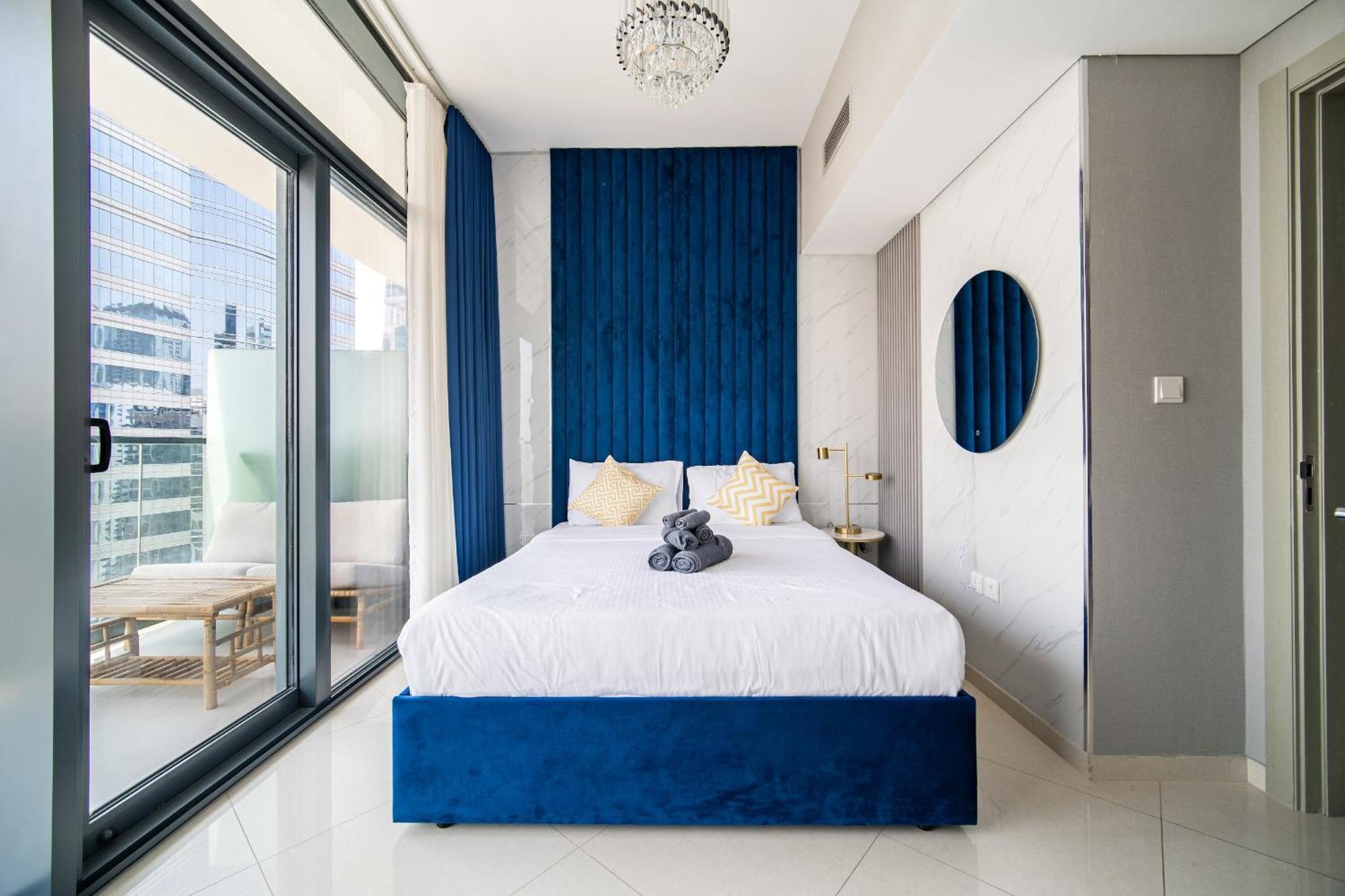 Elegant Escapes - Lavish 1b,dubai Water Canal View Apartamento
