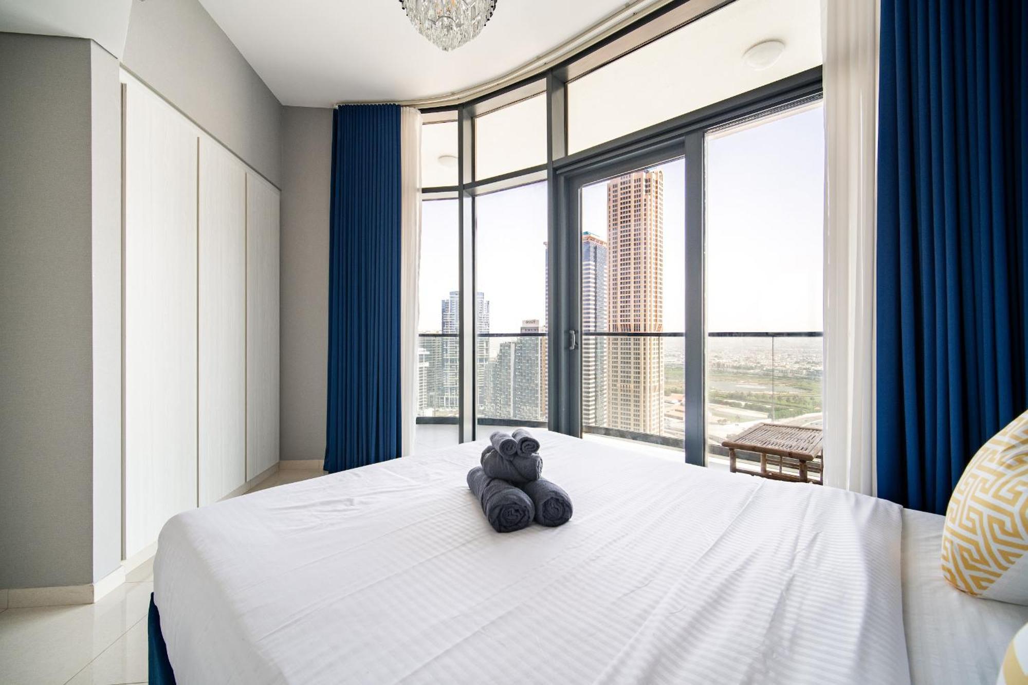 Elegant Escapes - Lavish 1b,dubai Water Canal View Dubai
