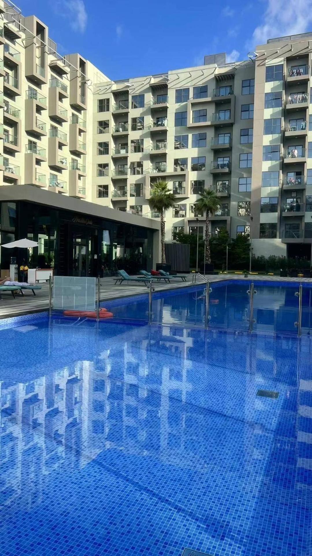 Lawn Apartment