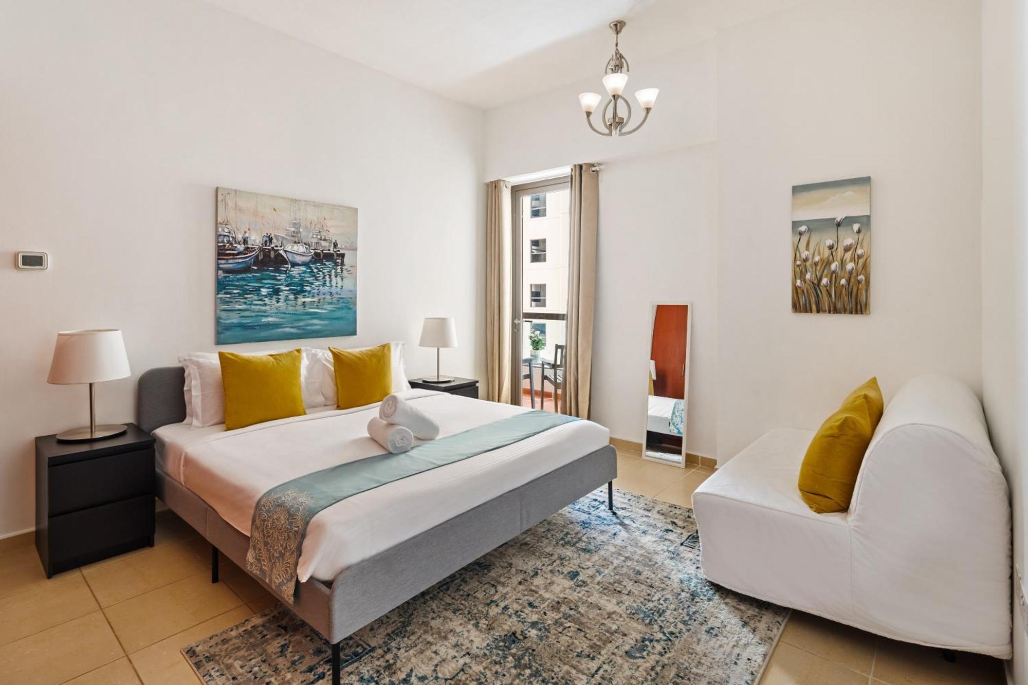 Apartamento Spacious 5br With Maid's On Jbr - Prime Location, Steps From Shops, Dining & Entertainment - By Sunkissed Homes *