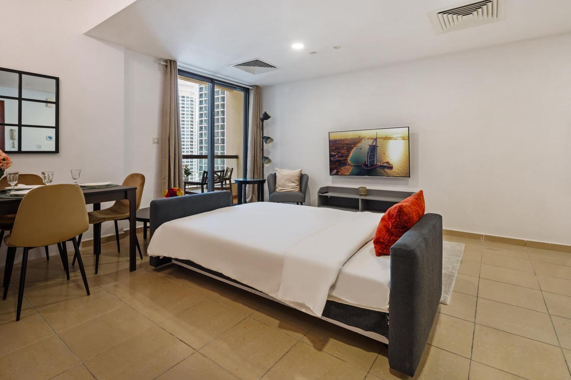 Spacious 5br With Maid's On Jbr - Prime Location, Steps From Shops, Dining & Entertainment - By Sunkissed Homes Apartamento Dubái