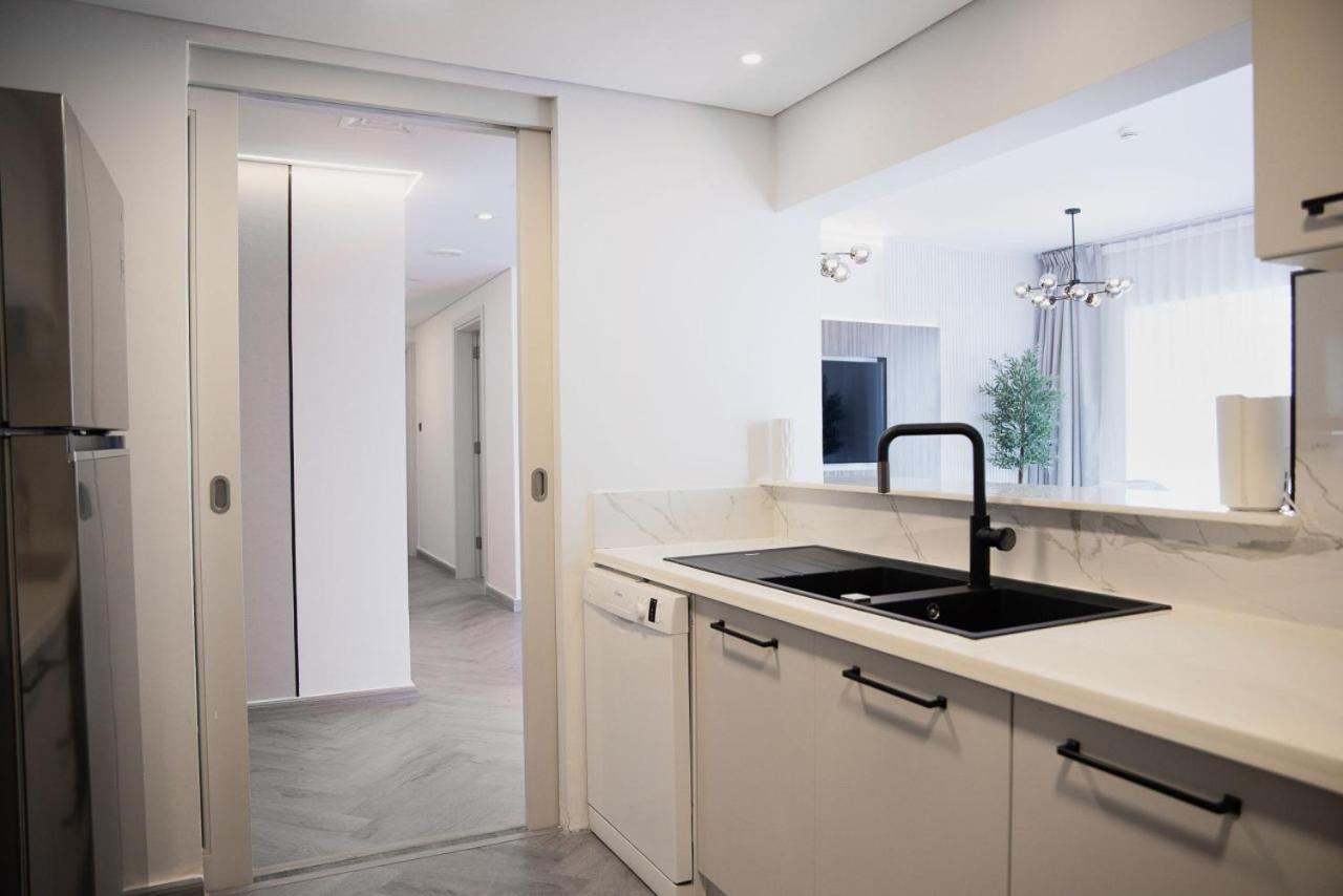Stunning High Floor 3 Bed - Marina Appartement *